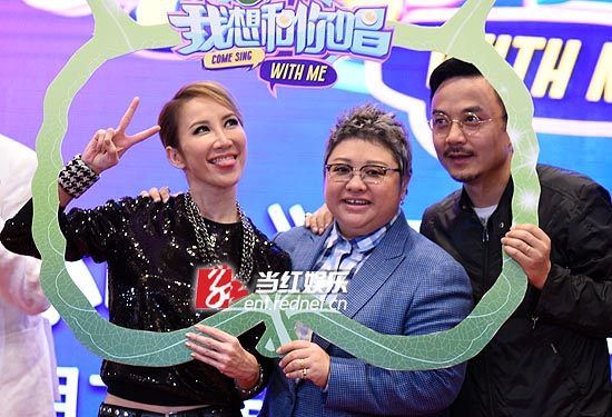 韩红的邀约让李玟毅然爽约老公的旅行前来助阵。